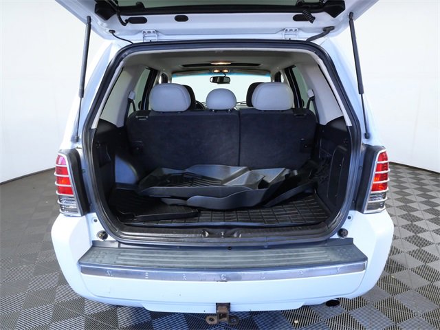 Used 2005 Mercury Mariner Luxury image 9