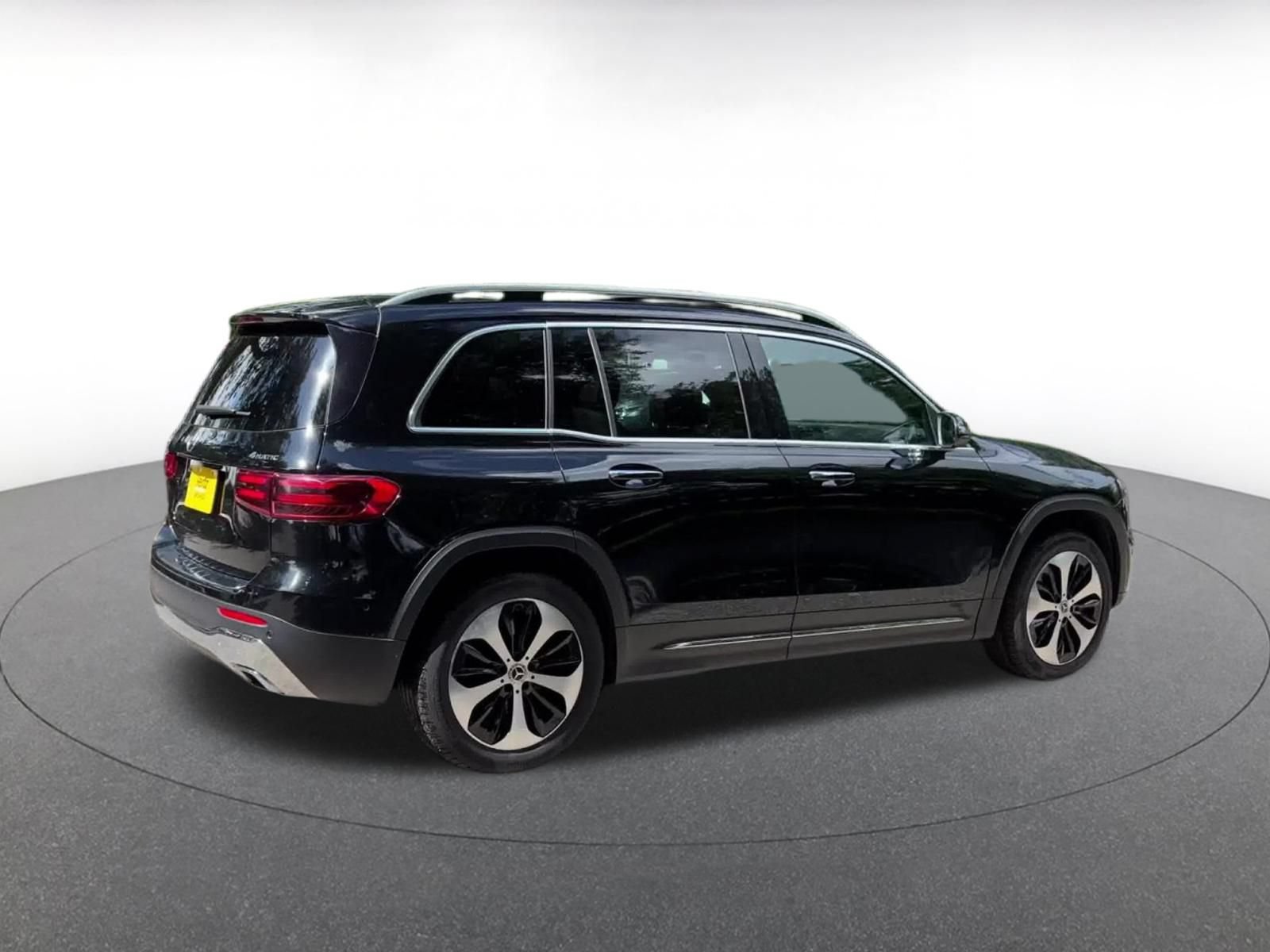 Used 2025 Mercedes-Benz GLB 250 4MATIC image 15