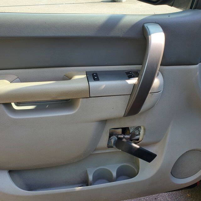 Used 2013 Chevrolet Silverado 3500 W/T image 12