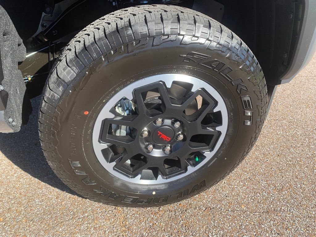 New 2025 Toyota Tacoma TRD Off-Road image 10