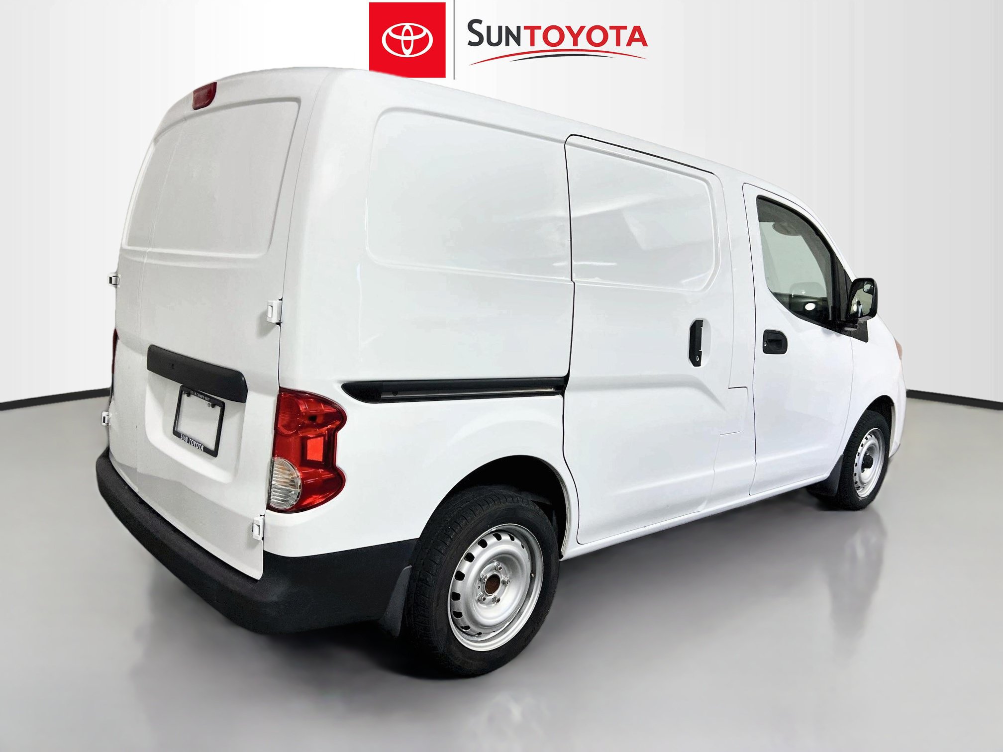 Used 2021 Nissan NV200 S FWD image 4