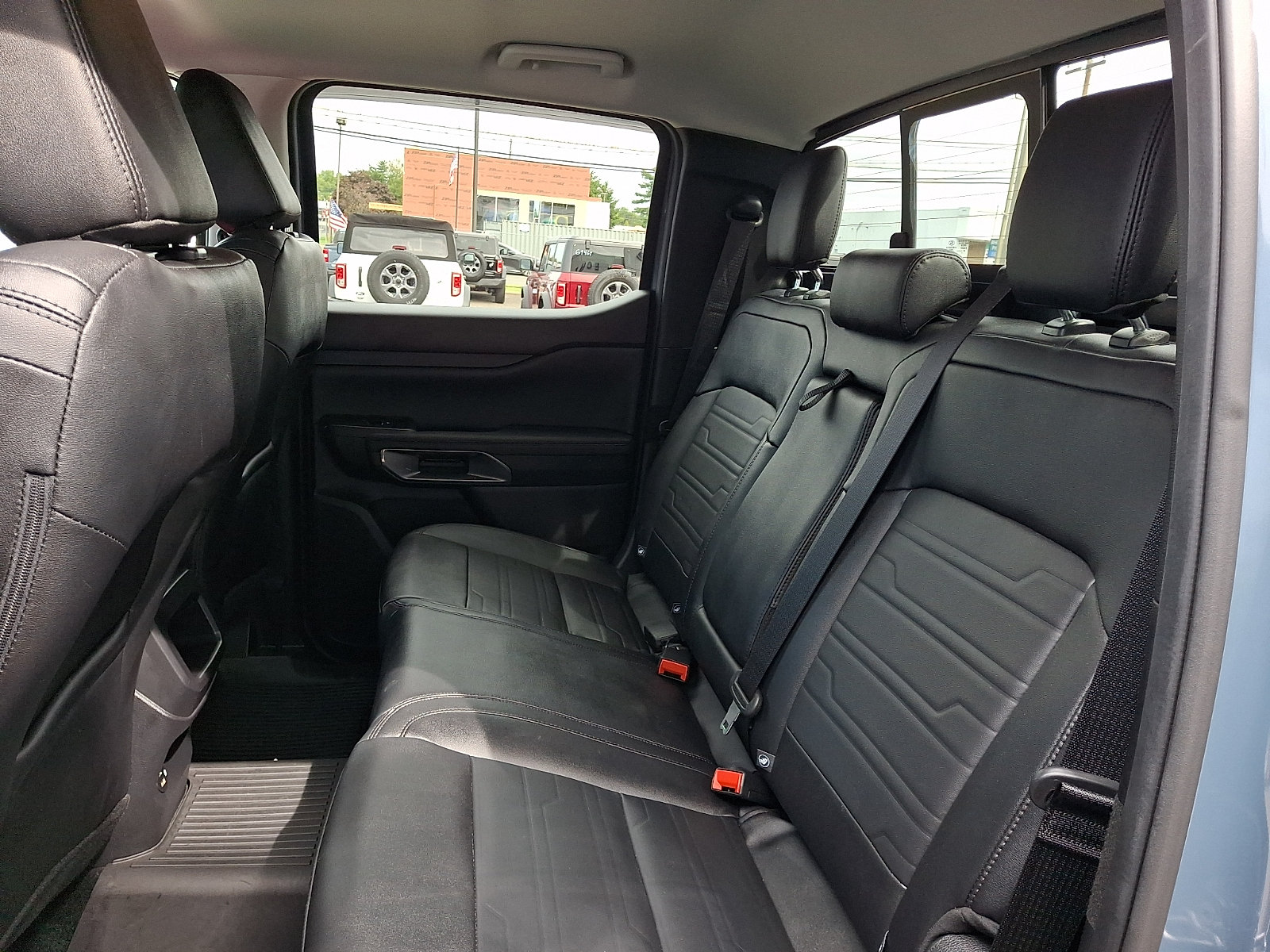 Used 2025 Ford Ranger Lariat w/ FX4 Off-Road Package AWD/4WD image 11