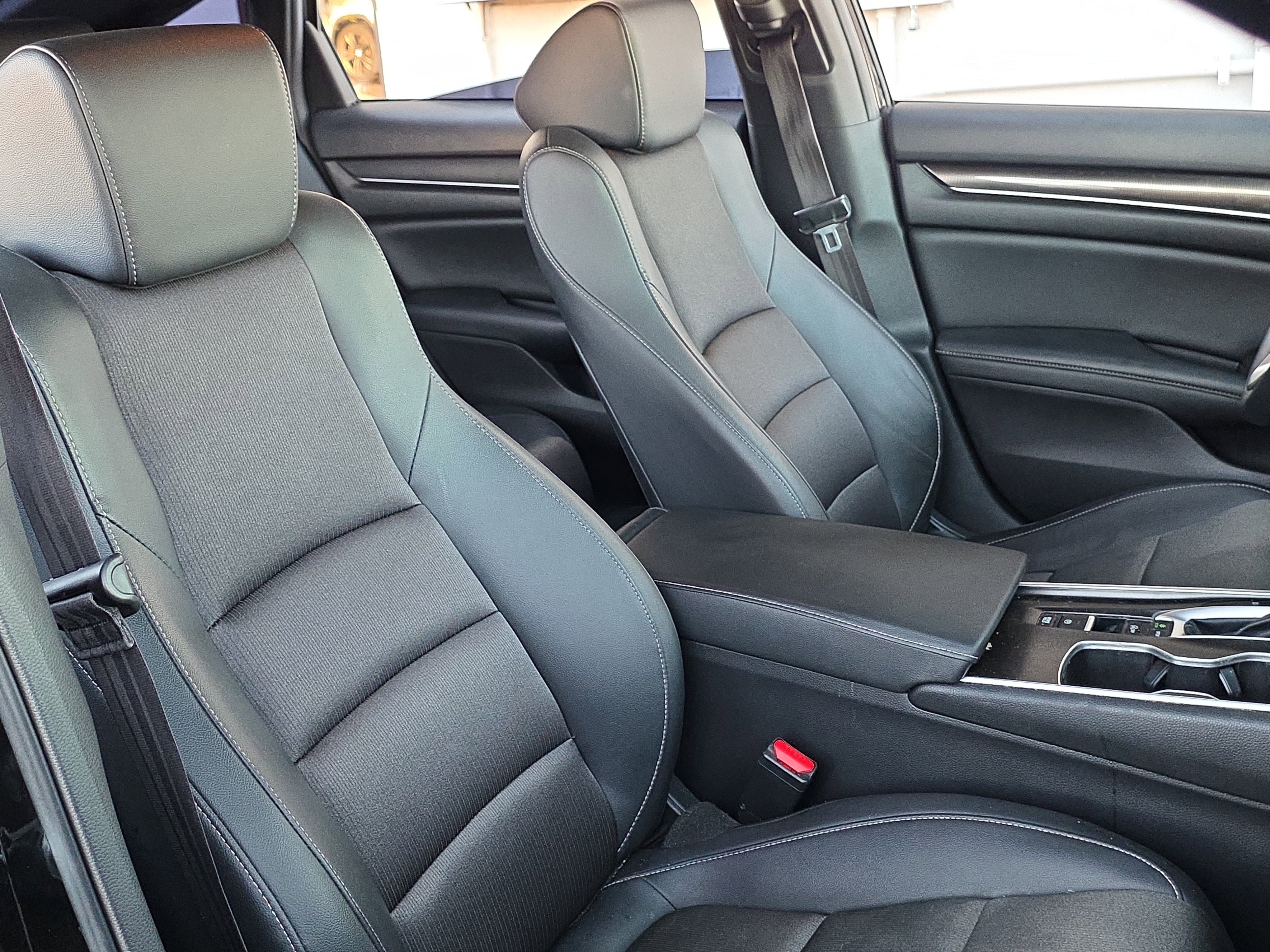 Used 2022 Honda Accord Sport image 30