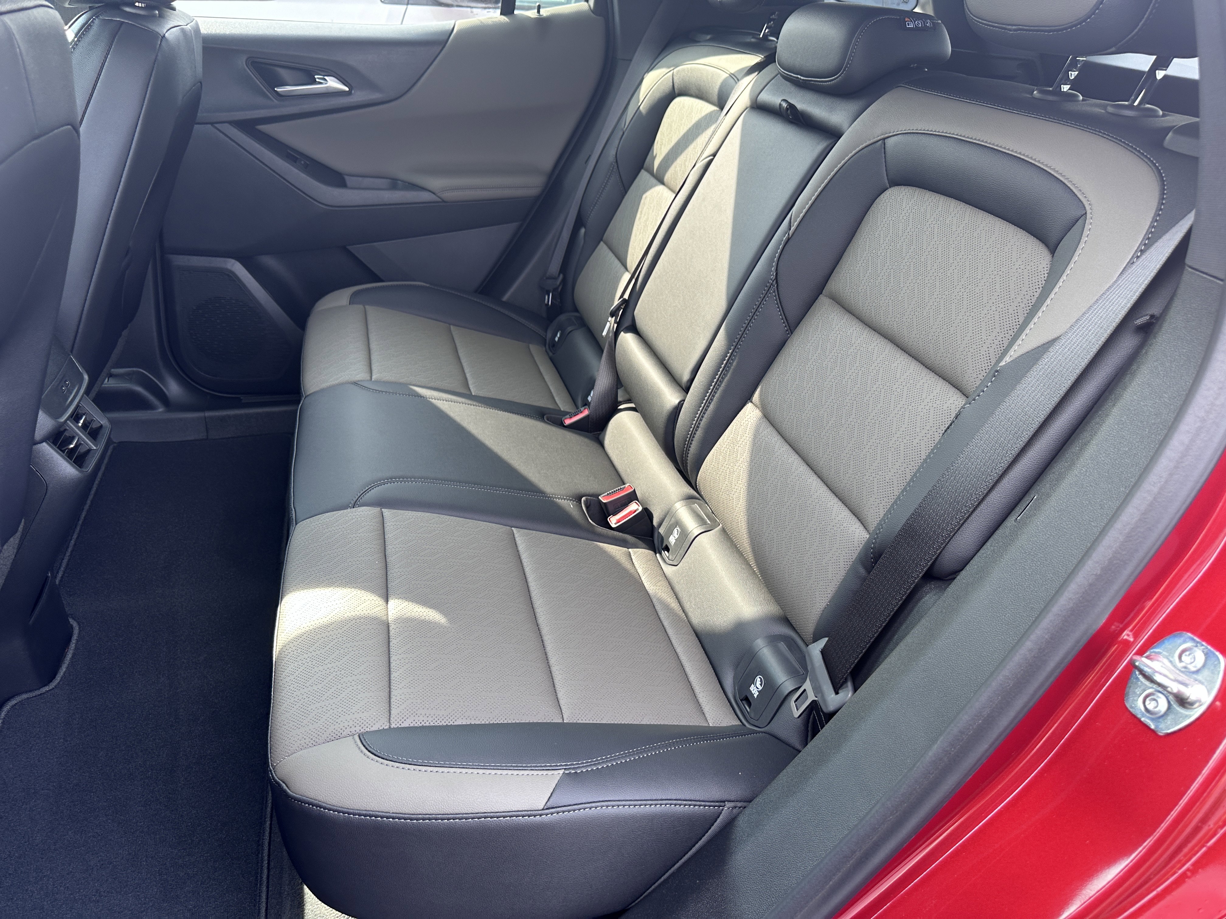 New 2026 Chevrolet Equinox LT w/ Convenience Package II image 12