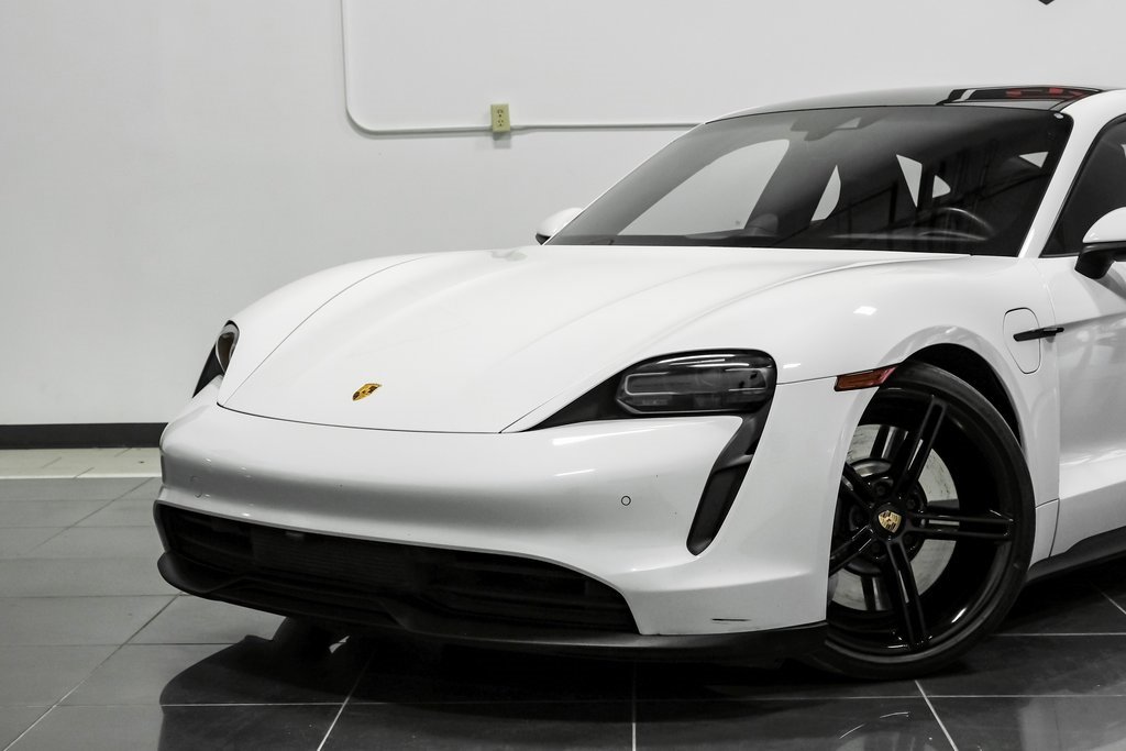 Used 2022 Porsche Taycan image 9