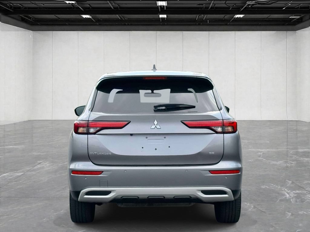 Used 2024 Mitsubishi Outlander SE AWD/4WD image 6