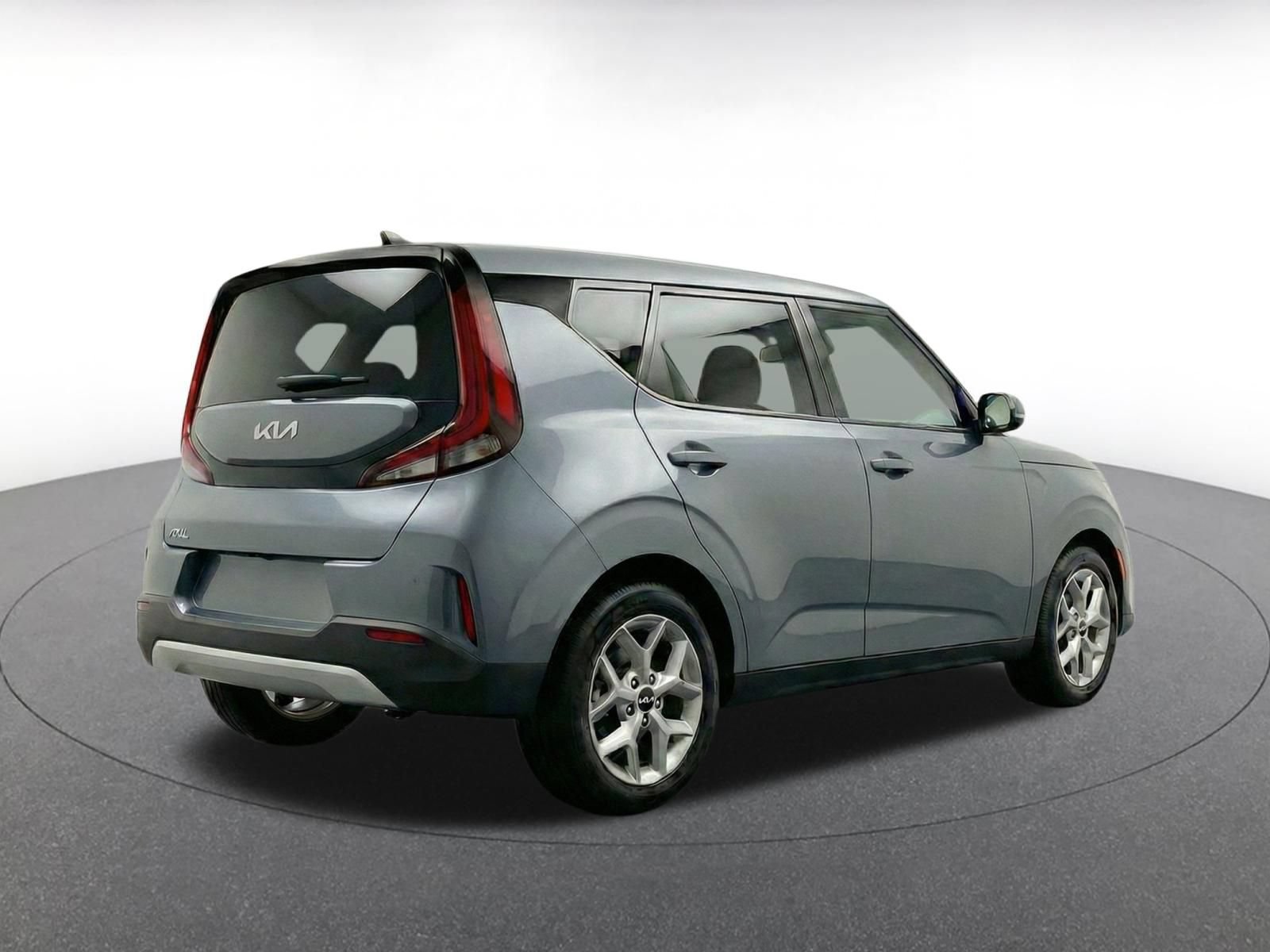 Used 2025 Kia Soul LX w/ LX Technology Package FWD image 7
