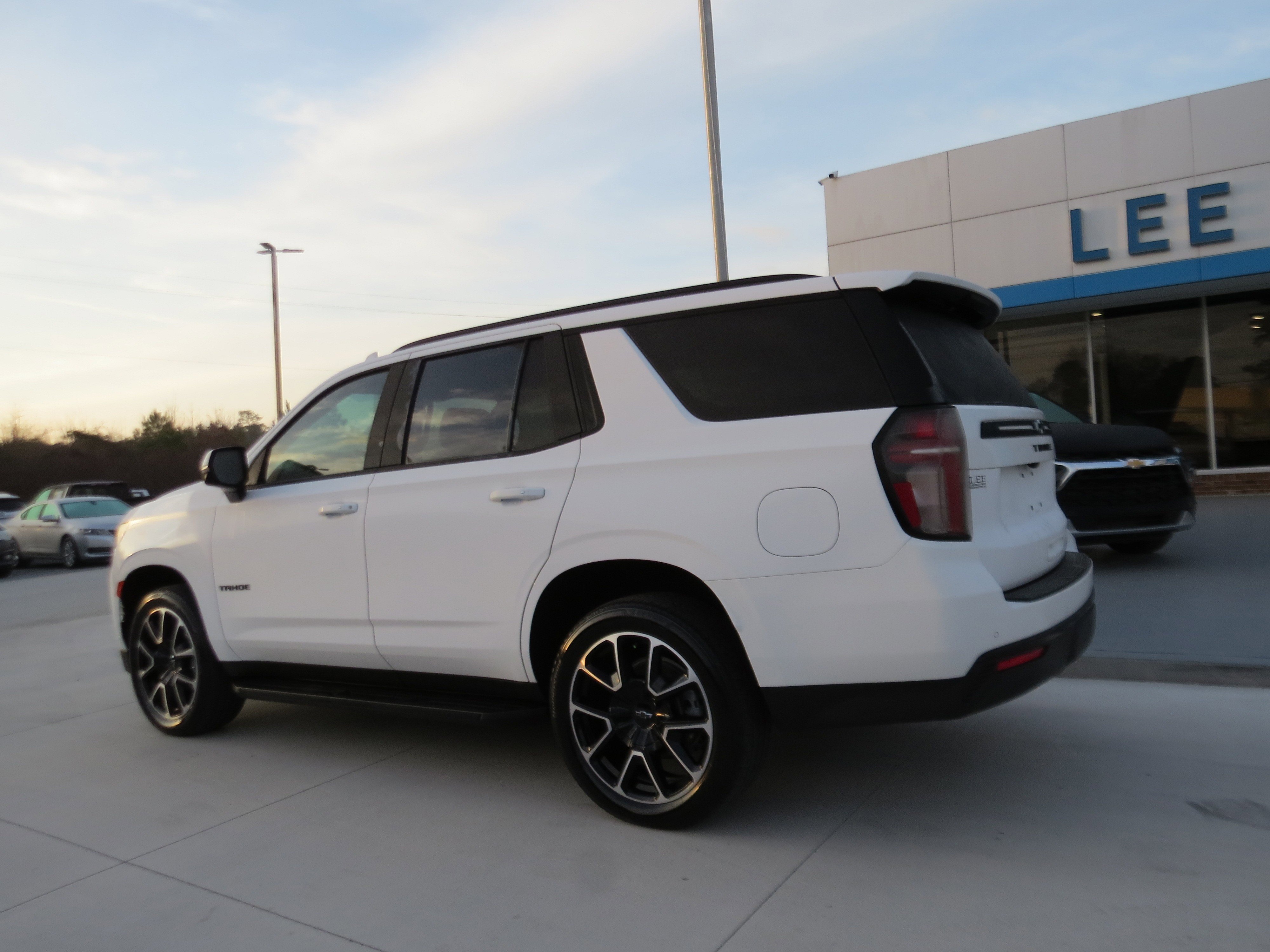Used 2024 Chevrolet Tahoe RST w/ Luxury Package image 3