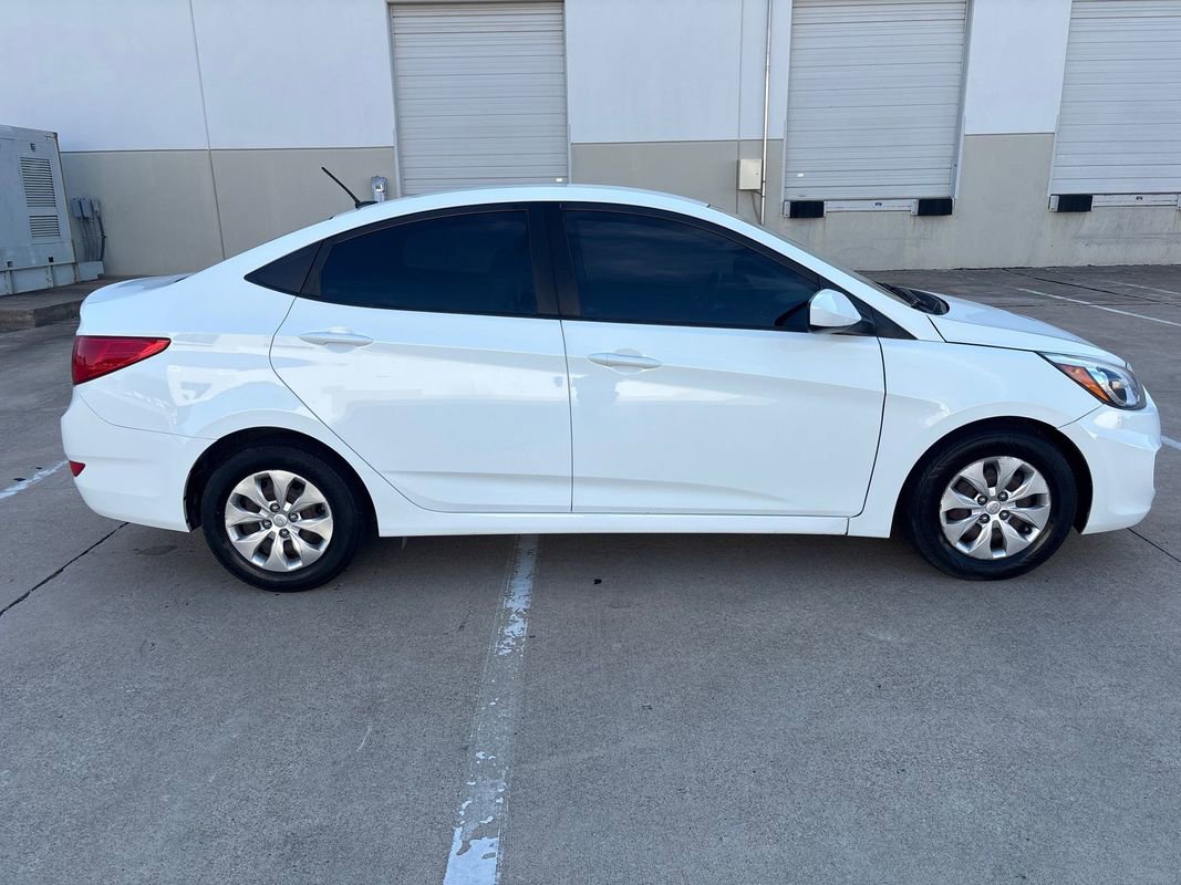 Used 2017 Hyundai Accent SE FWD image 9