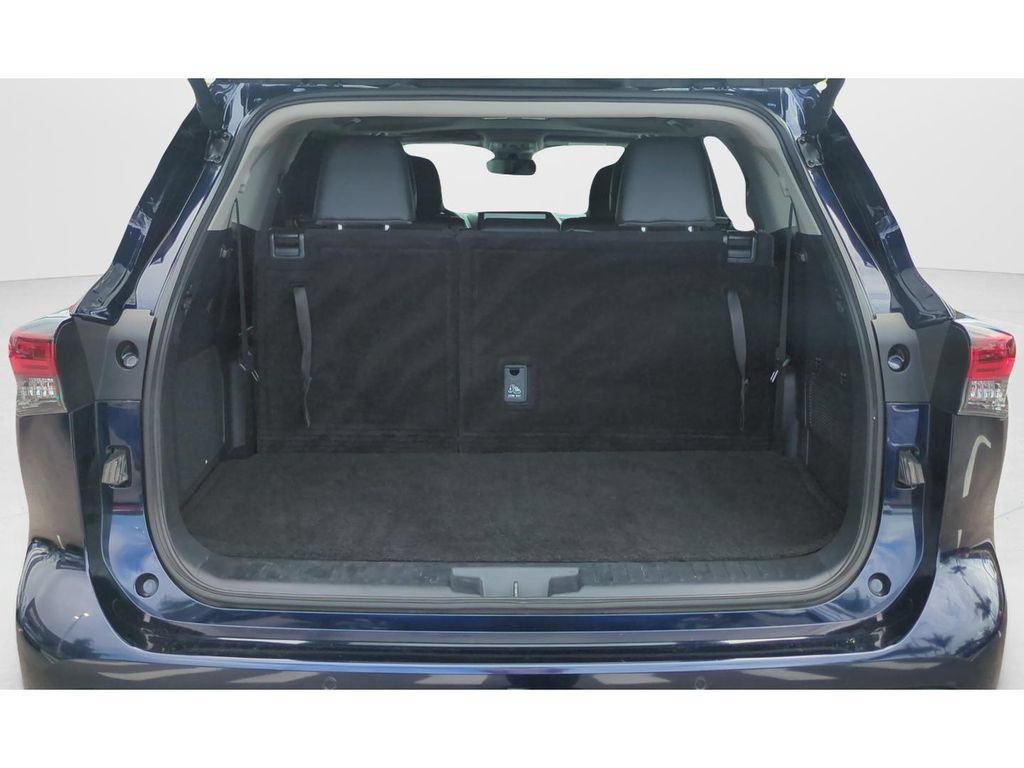 Used 2024 Toyota Highlander Limited FWD image 13