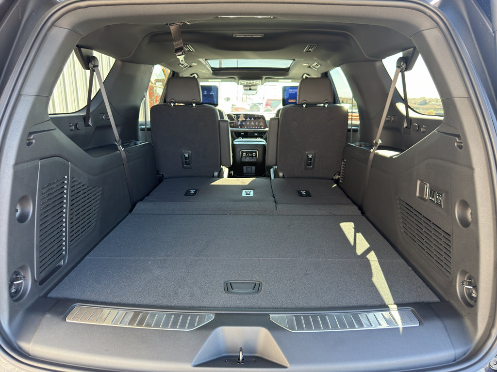 New 2026 Chevrolet Suburban RST w/ Advanced Technology Package AWD/4WD image 37