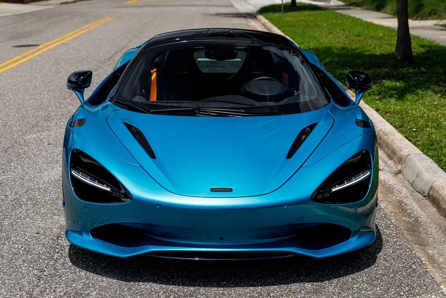 Used 2025 McLaren 750S RWD image 4