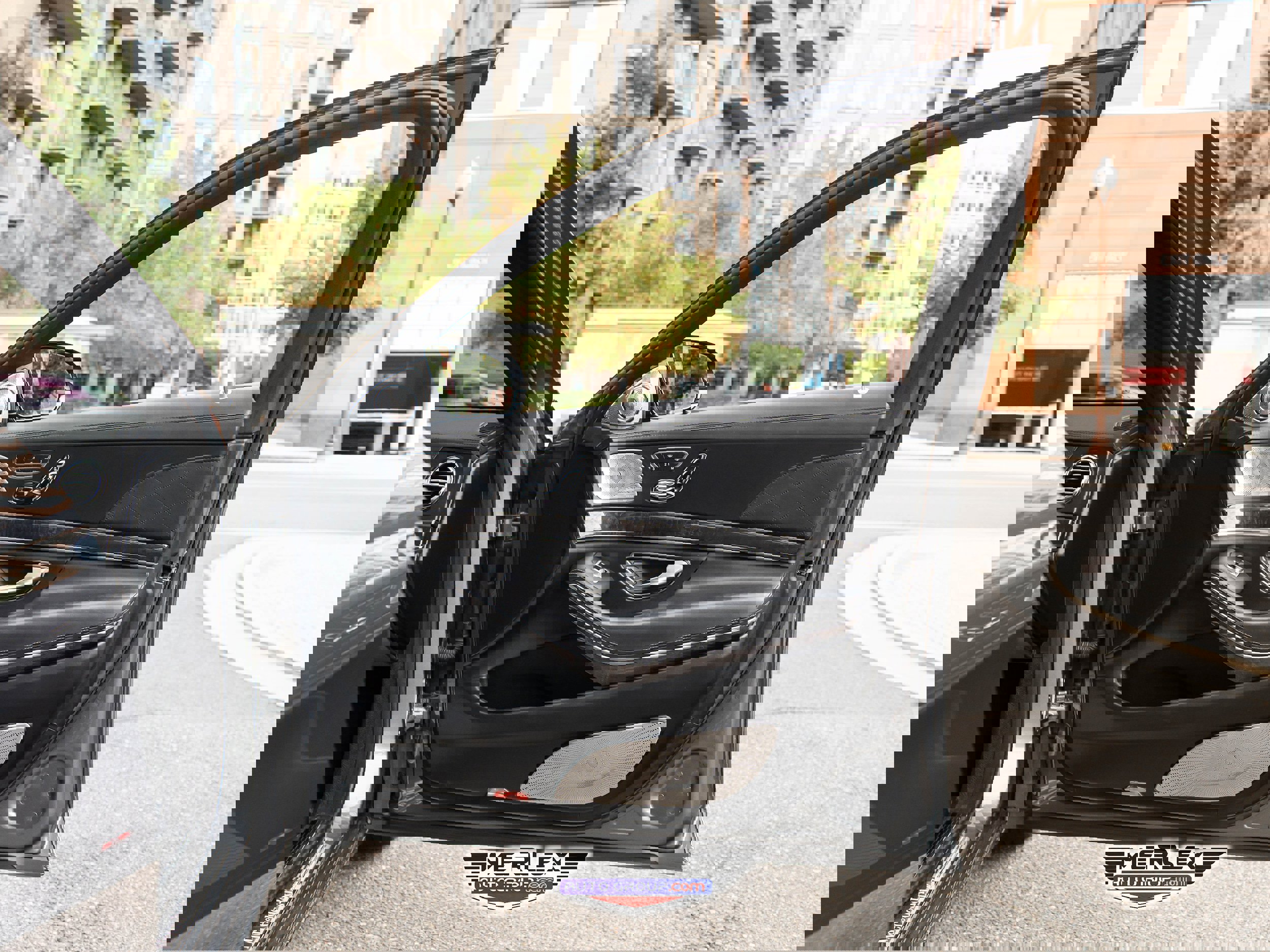 Used 2019 Mercedes-Benz S 560 4MATIC Sedan w/ Premium Package image 48