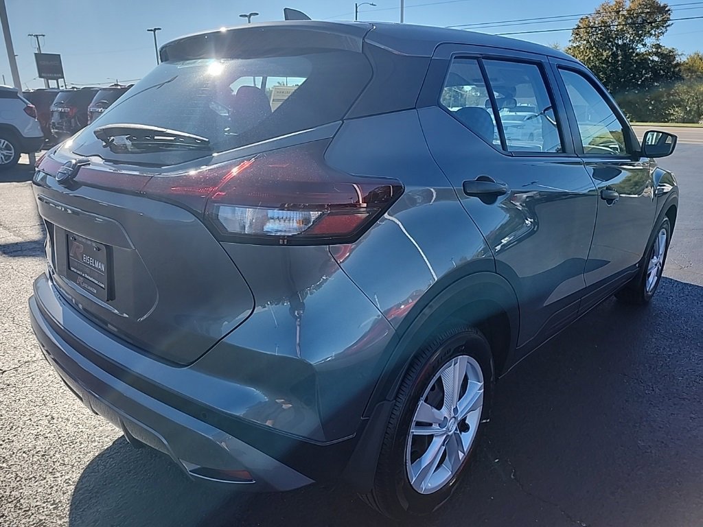 Used 2025 Nissan Kicks Play S image 3