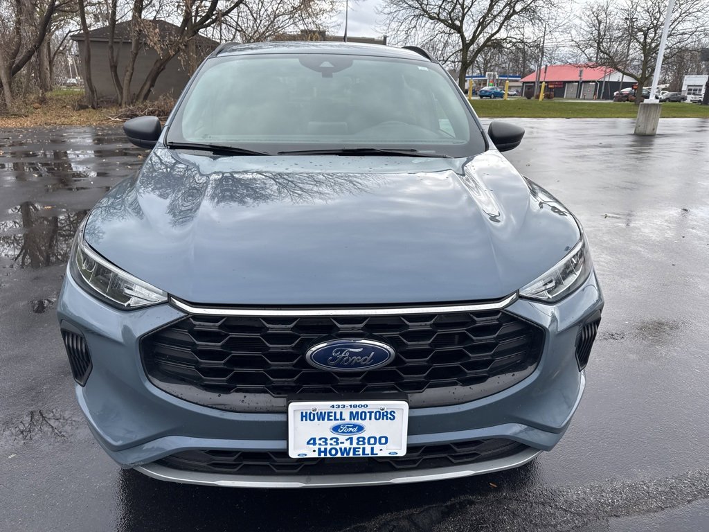Used 2023 Ford Escape ST-Line image 2