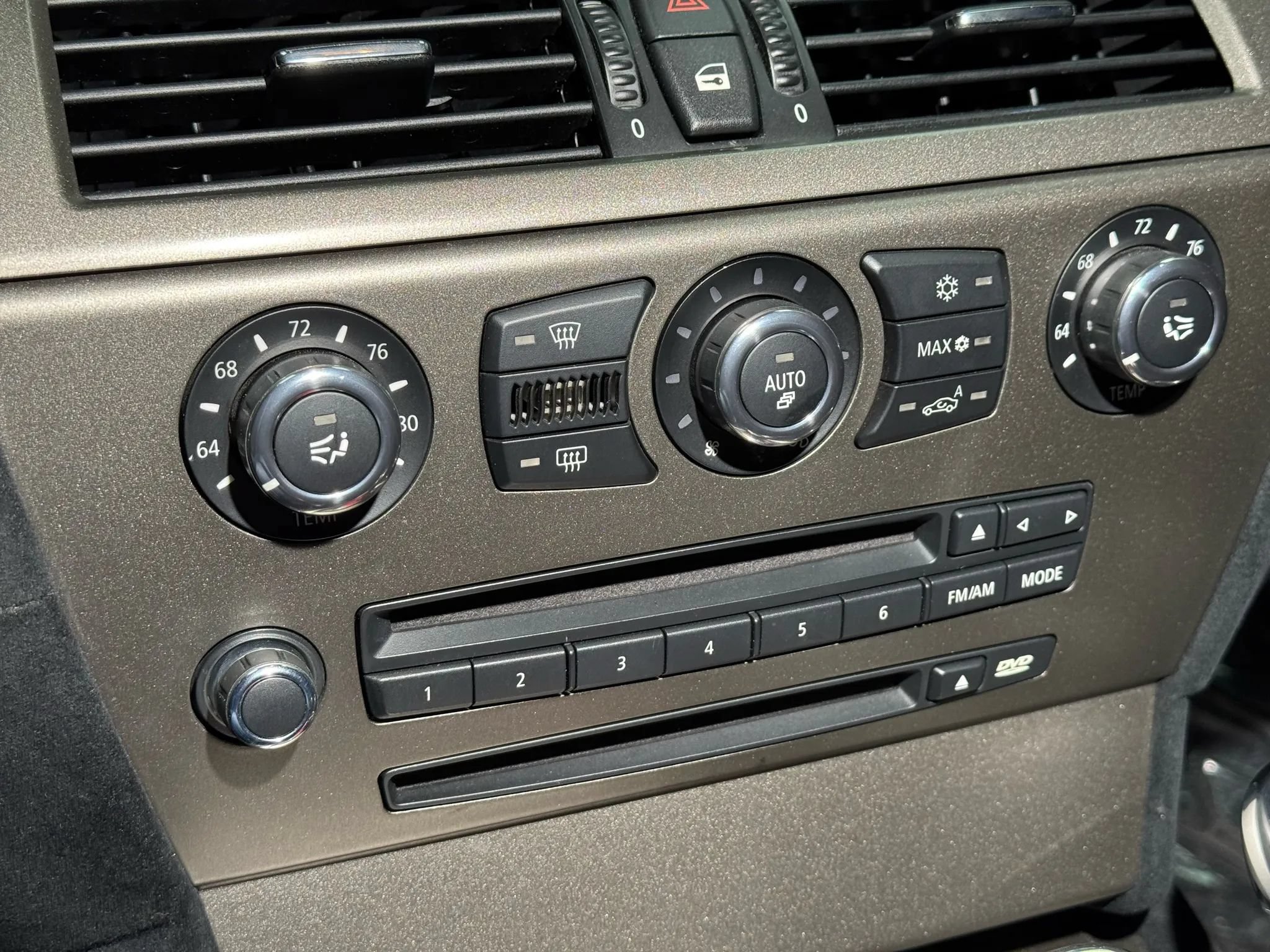 Used 2008 BMW 650i Coupe w/ Sport Pkg RWD image 38