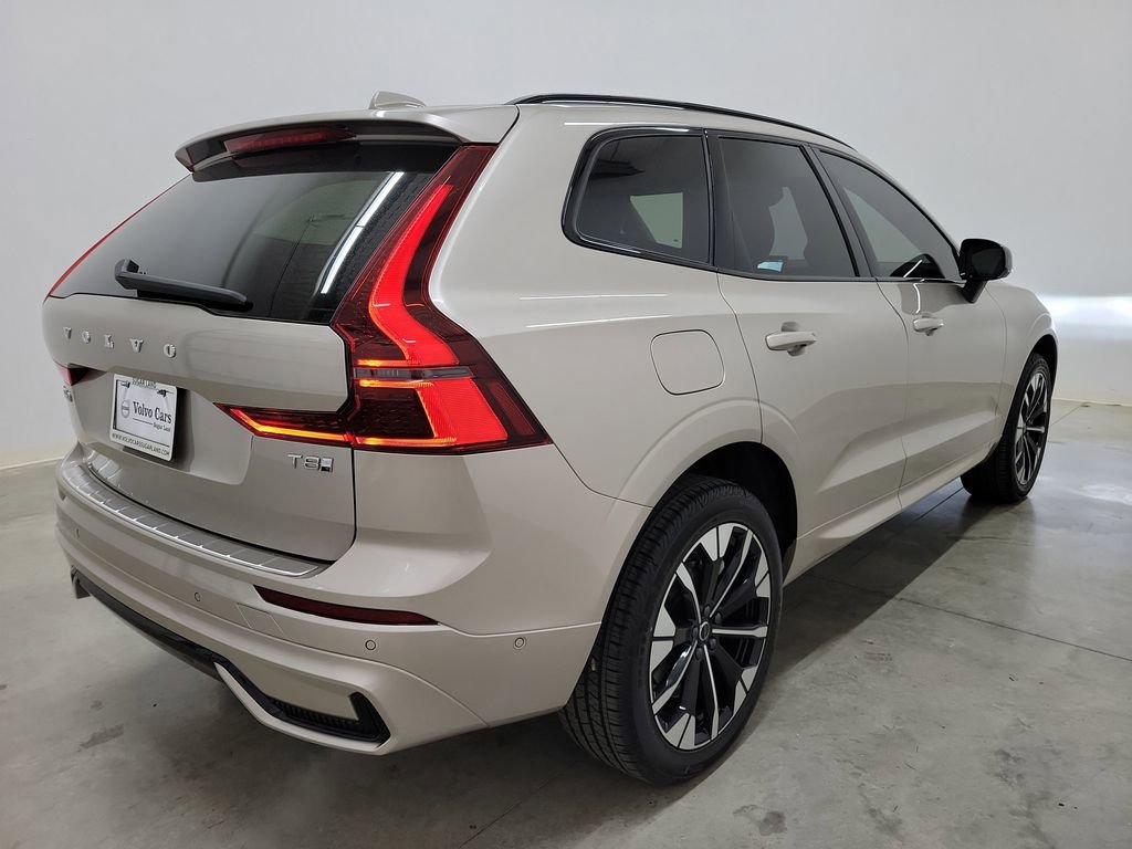 New 2026 Volvo XC60 T8 Plus w/ Protection Package Premier AWD/4WD image 5