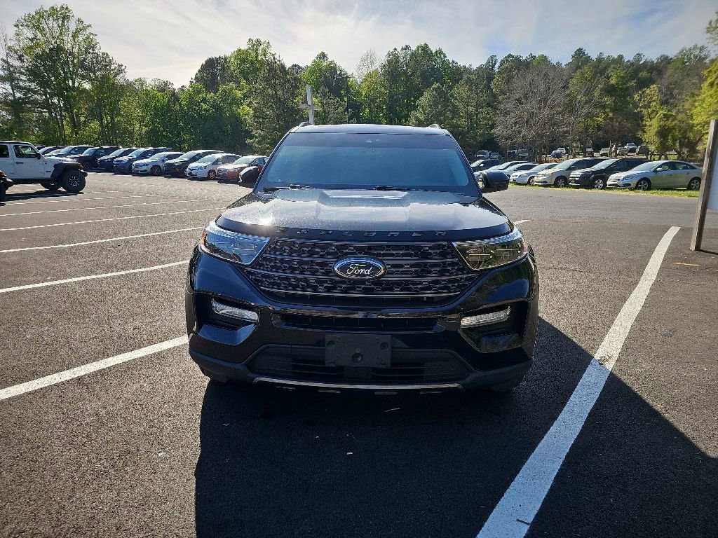 Used 2024 Ford Explorer XLT w/ Equipment Group 202A AWD/4WD image 2