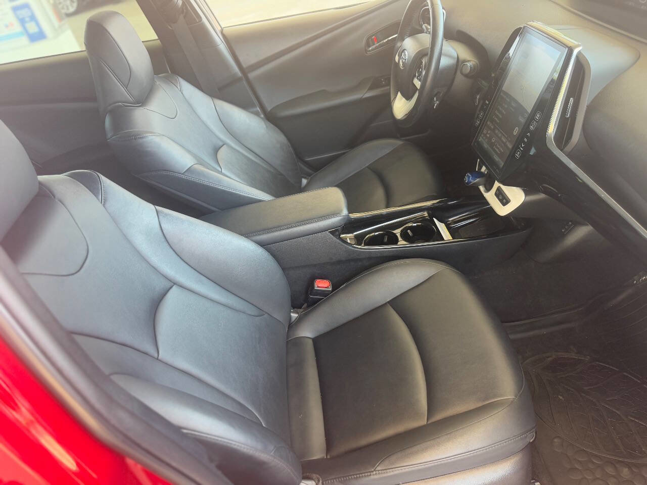 Used 2017 Toyota Prius Prime Premium image 21