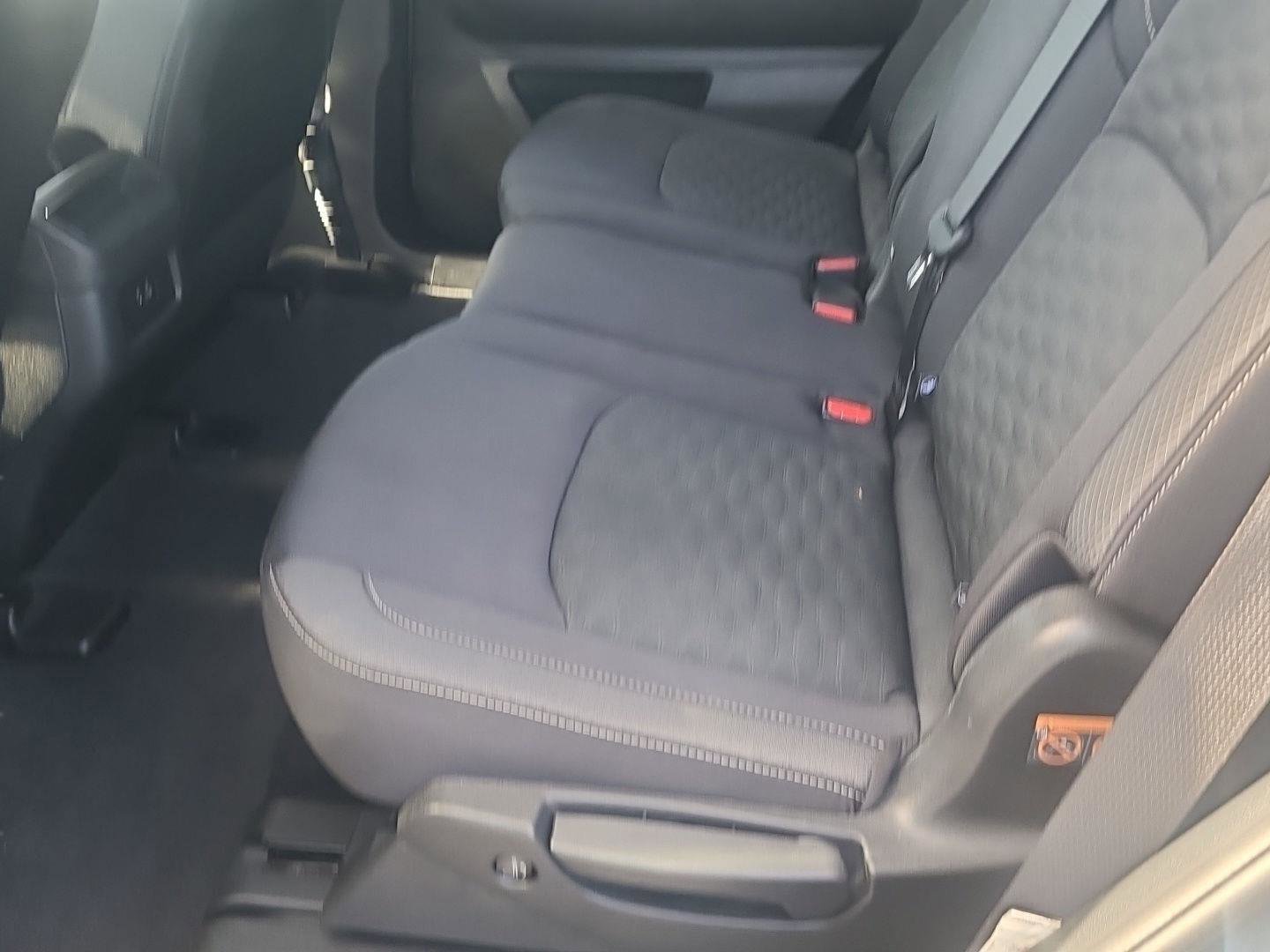 Used 2024 Nissan Pathfinder S image 14