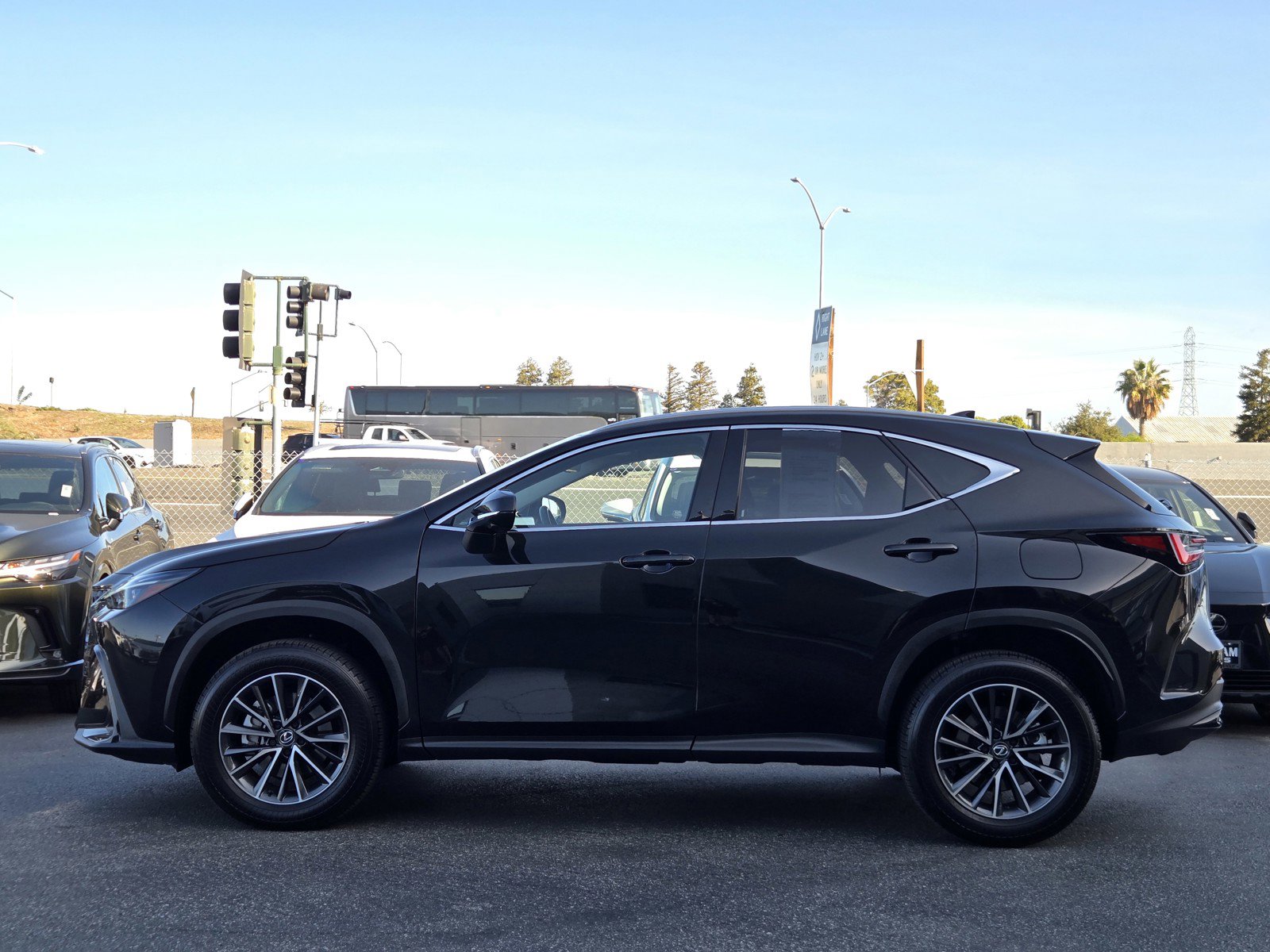 Used 2025 Lexus NX 350h AWD w/ Cold Area Package image 7