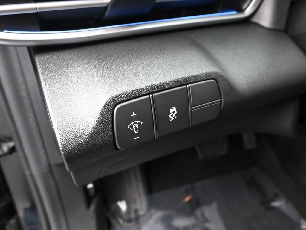 Used 2024 Hyundai Elantra SEL w/ Convenience Package image 12