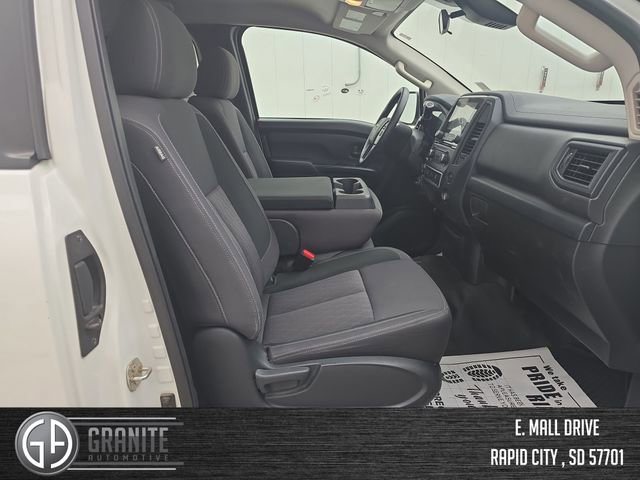 Used 2023 Nissan Titan S image 34
