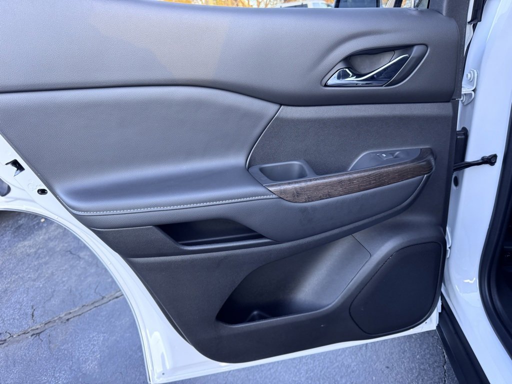 Used 2022 GMC Acadia Denali w/ Denali Technology Package image 33