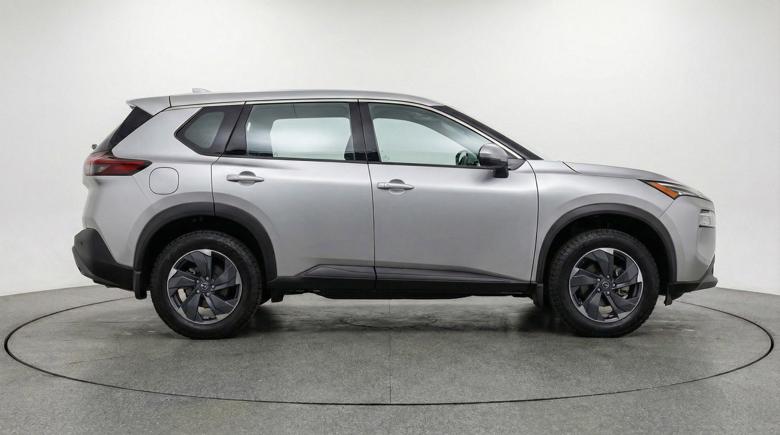 Used 2025 Nissan Rogue SV FWD image 11