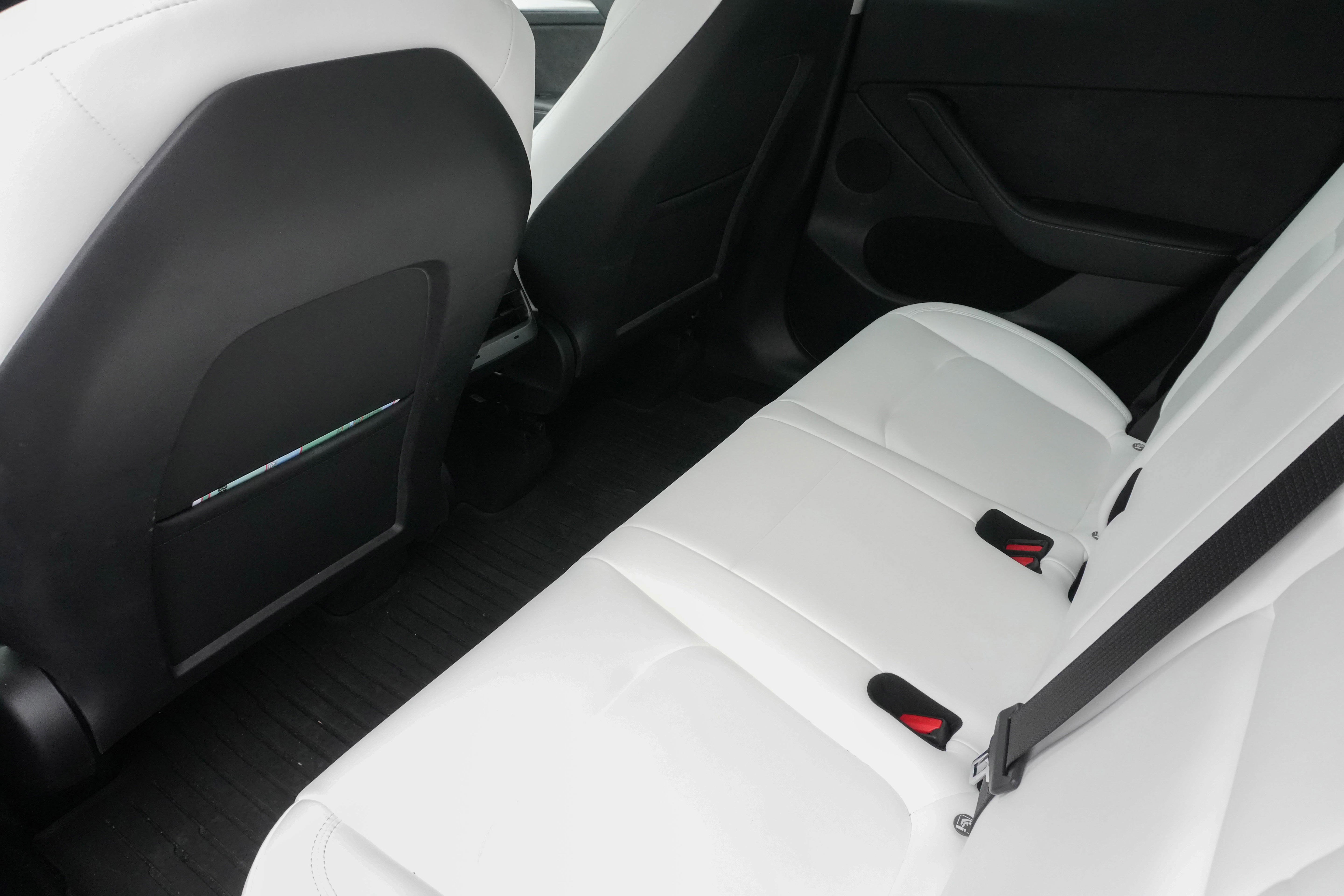 Used 2024 Tesla Model Y Performance image 31