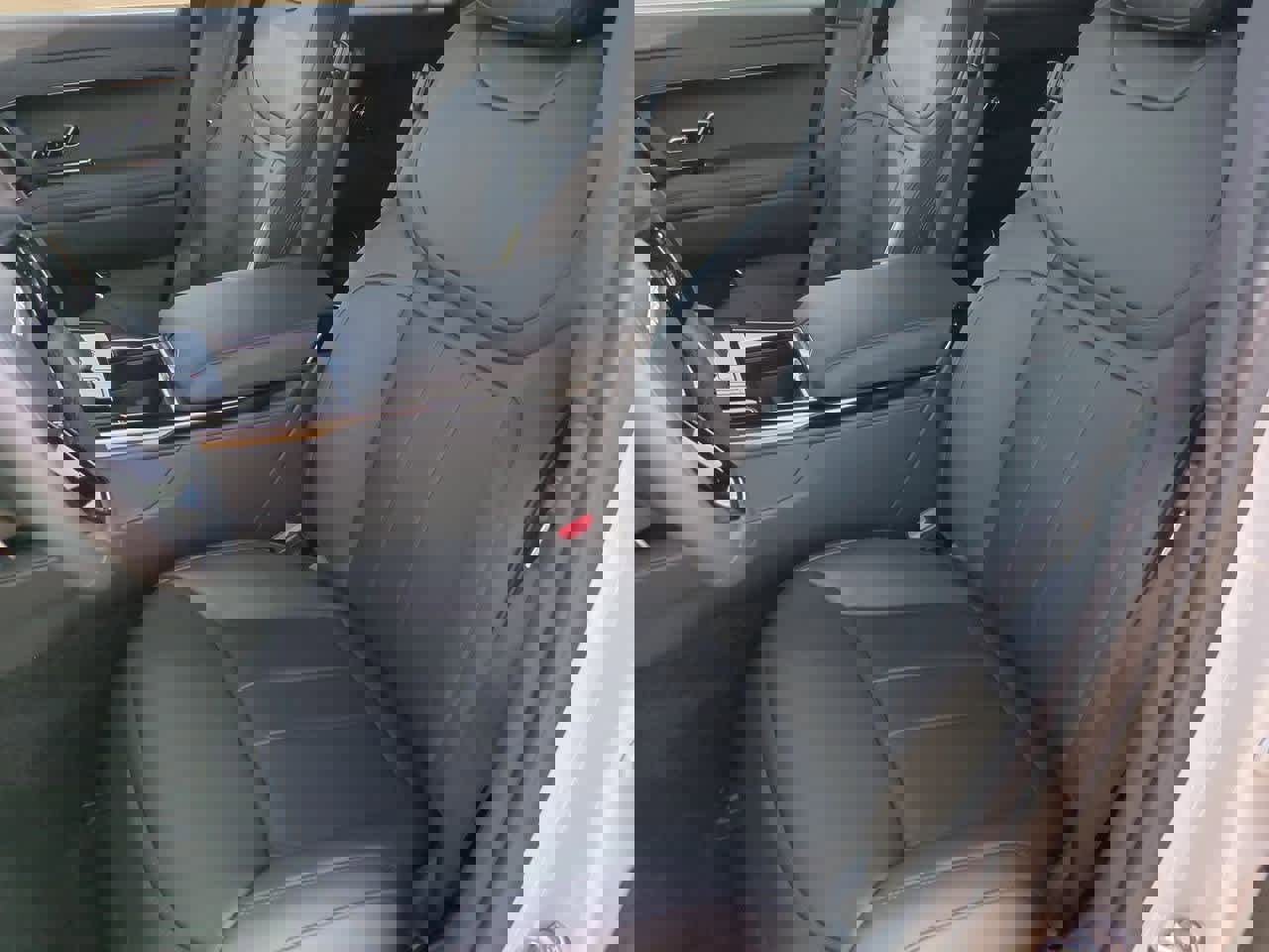 New 2025 Land Rover Range Rover Sport Dynamic SE image 14