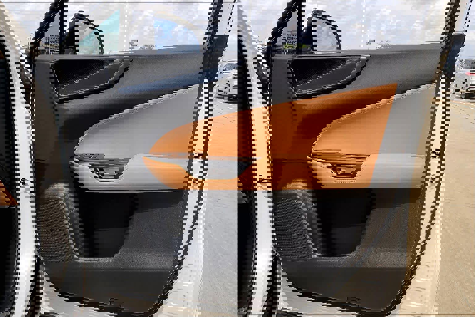 Used 2025 Lexus NX 250 FWD w/ Accessory Package (2T) image 20