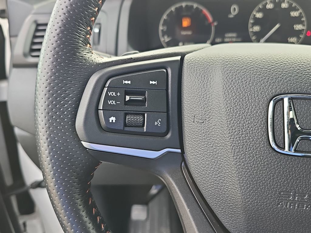 Used 2025 Honda Ridgeline TrailSport image 17