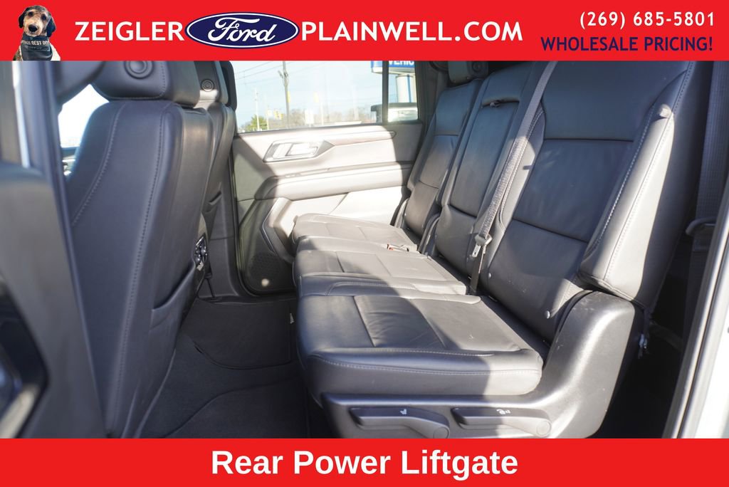 Used 2025 Chevrolet Suburban Z71 image 14
