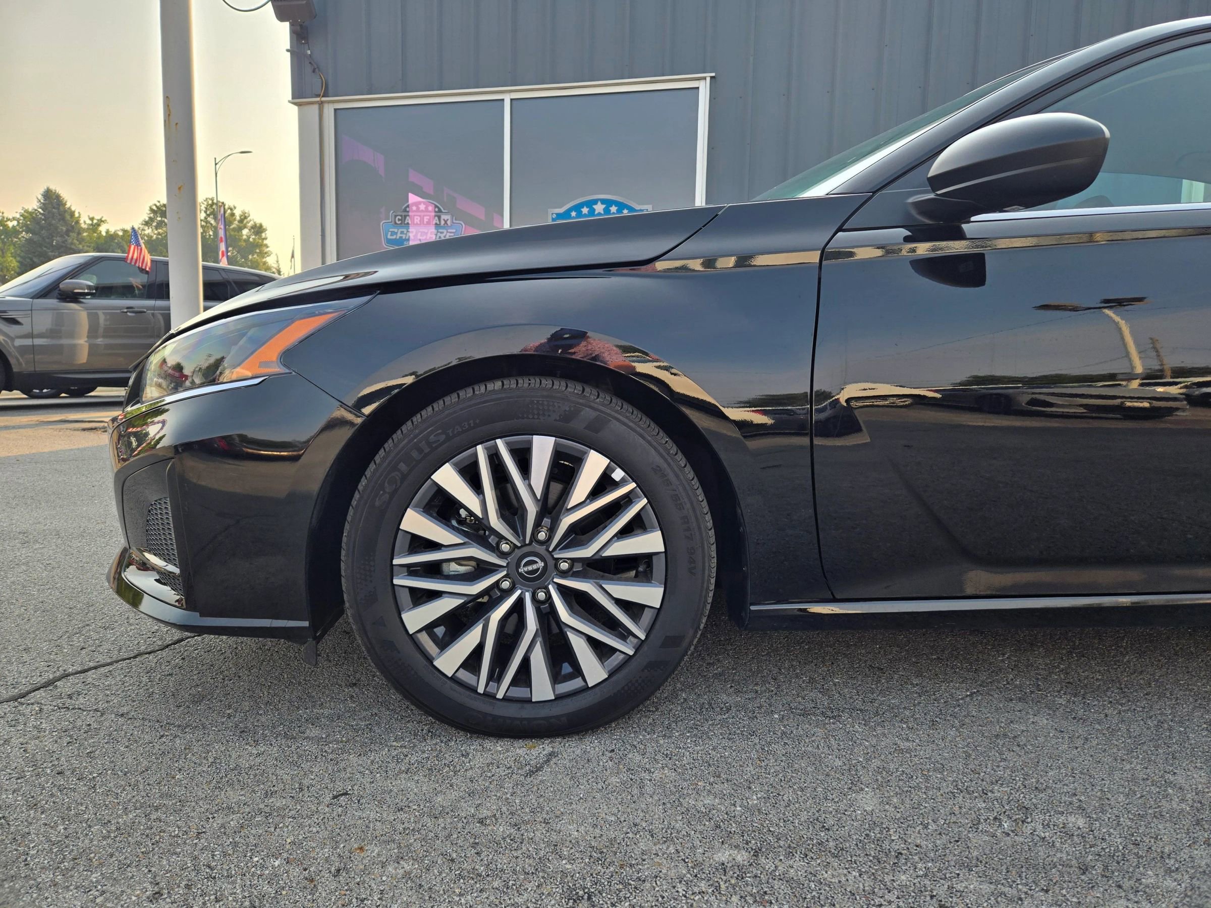 Used 2025 Nissan Altima 2.5 SV image 2