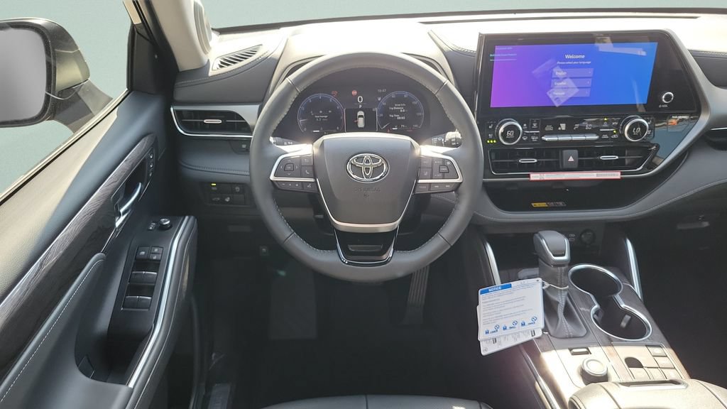 New 2026 Toyota Highlander Limited AWD/4WD image 14