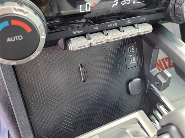 Used 2024 Toyota Tacoma TRD Off-Road image 41