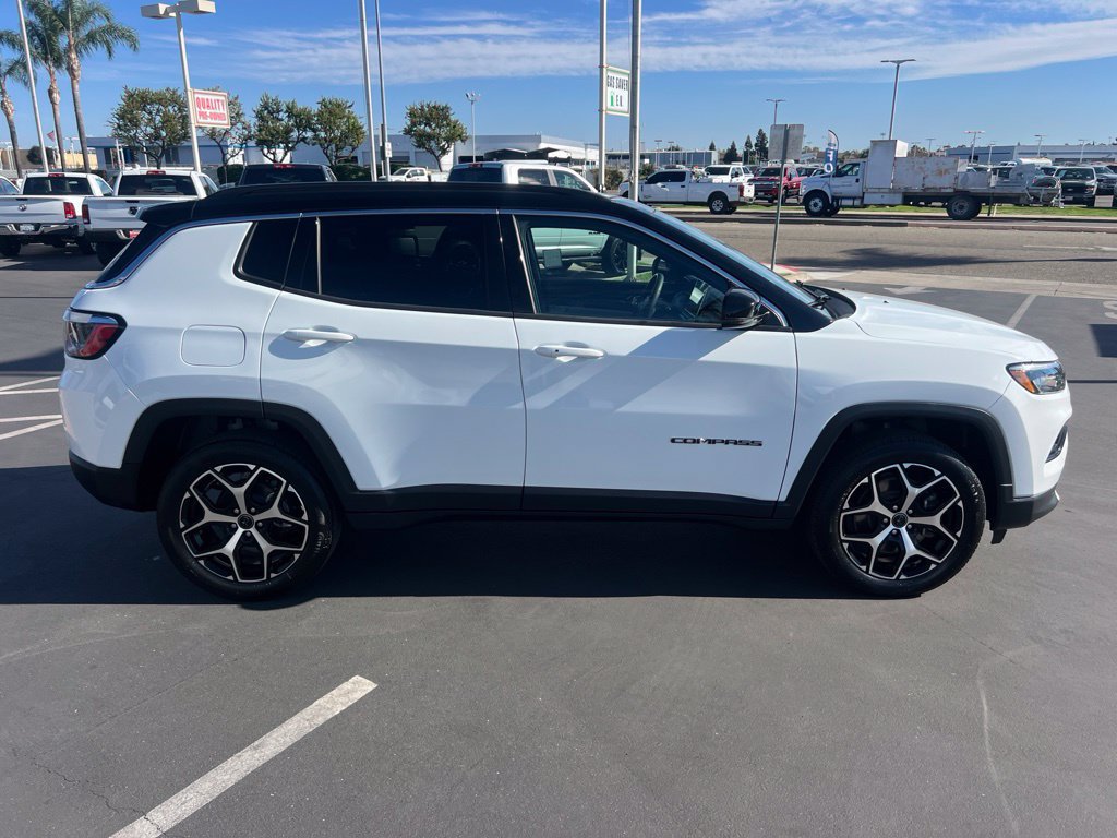 Used 2025 Jeep Compass Limited AWD/4WD image 8