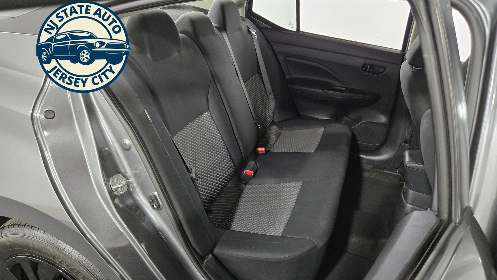 Used 2021 Nissan Versa S FWD image 32