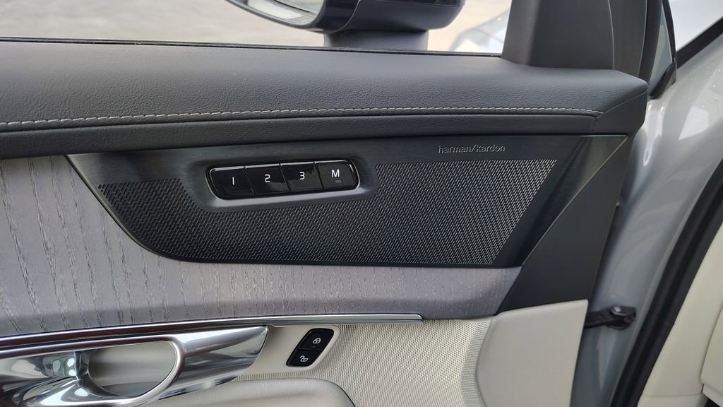 New 2026 Volvo XC90 T8 Ultra image 9