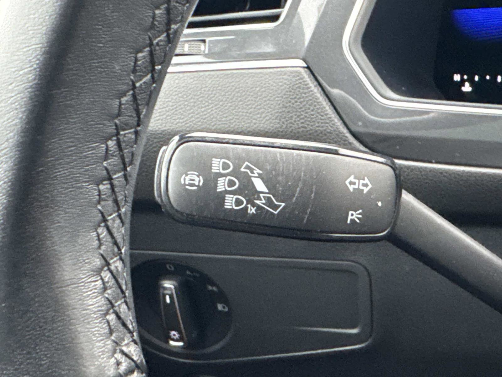 Certified 2023 Volkswagen Tiguan SE R-Line image 29