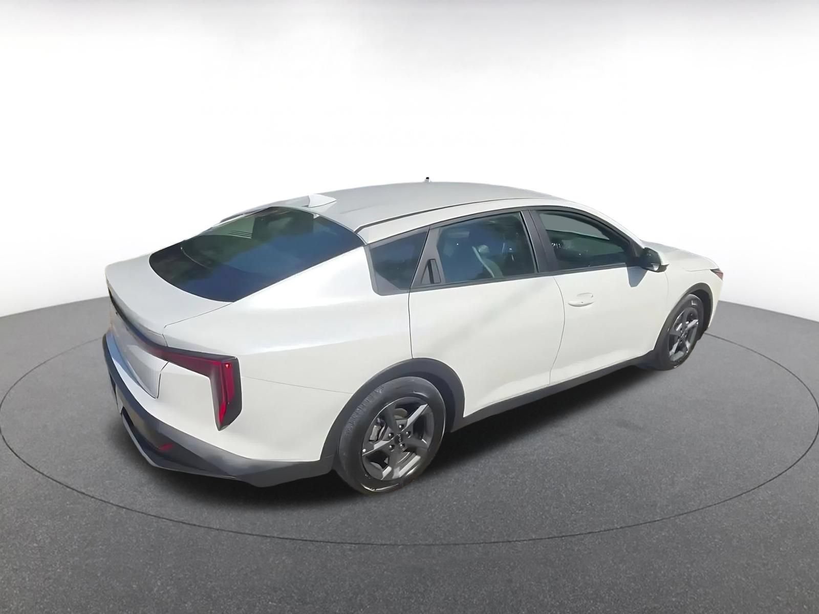 Used 2025 Kia K4 FWD image 15
