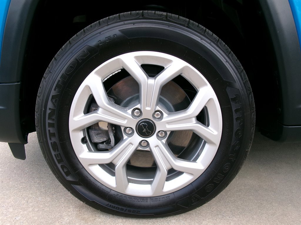Used 2025 Jeep Compass Latitude AWD/4WD image 55