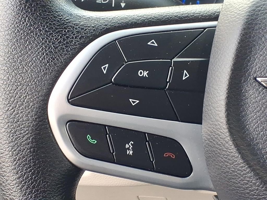 Used 2020 Chrysler Voyager Lxi FWD image 11