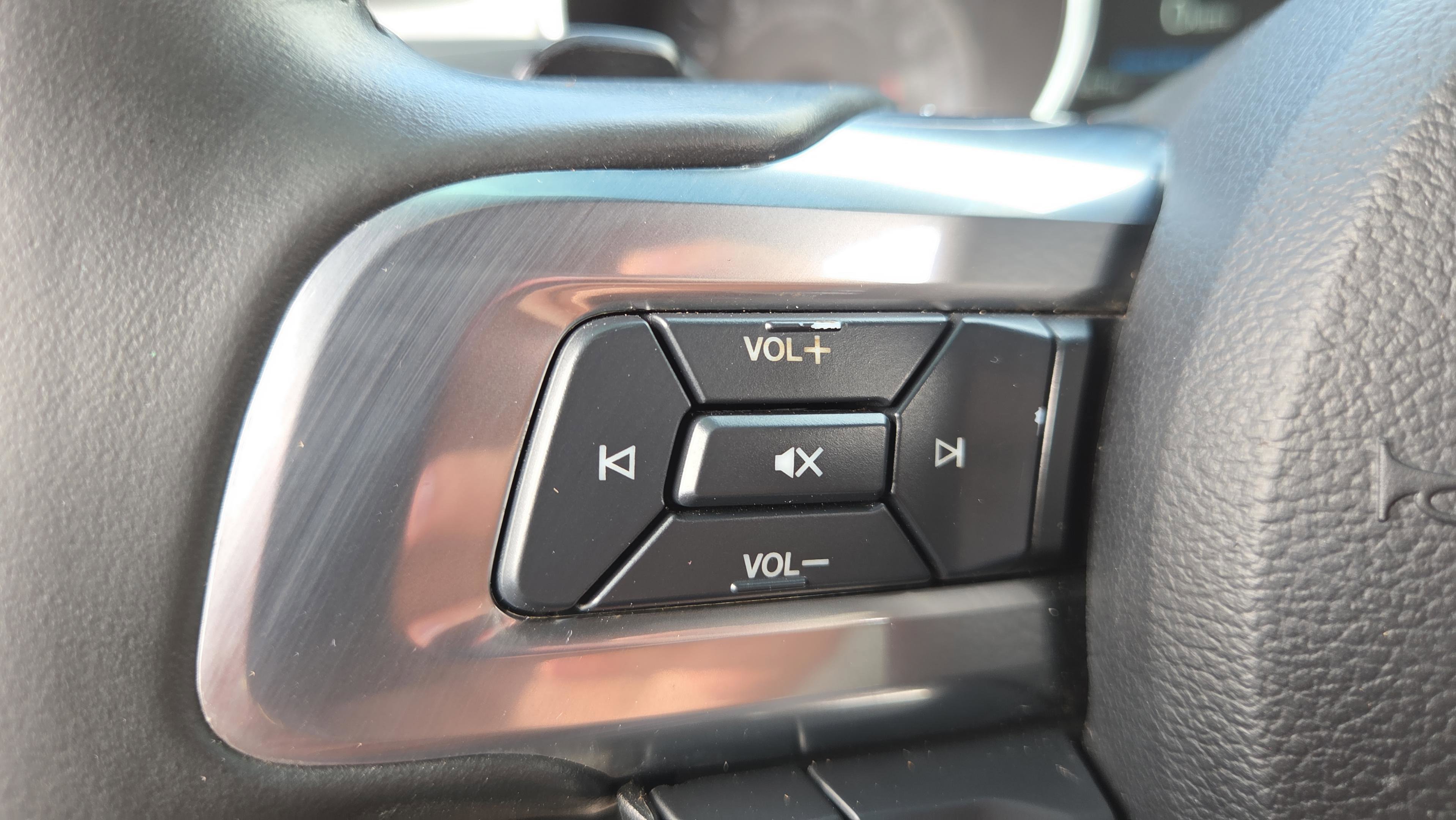 Used 2019 Ford Mustang Premium w/ Ford Safe & Smart Package RWD image 17