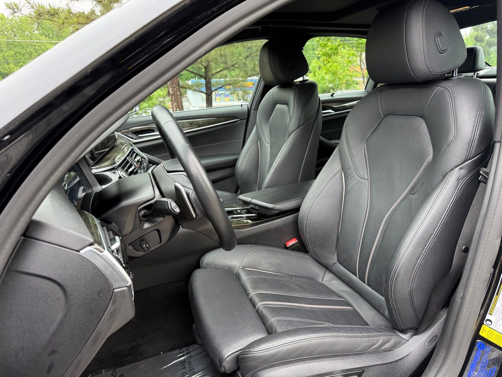 Used 2022 BMW 530i w/ M Sport Package RWD image 37