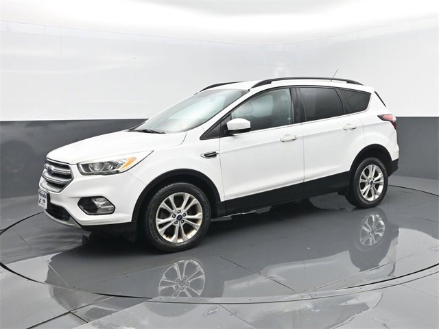 Used 2017 Ford Escape SE w/ Equipment Group 201A image 1