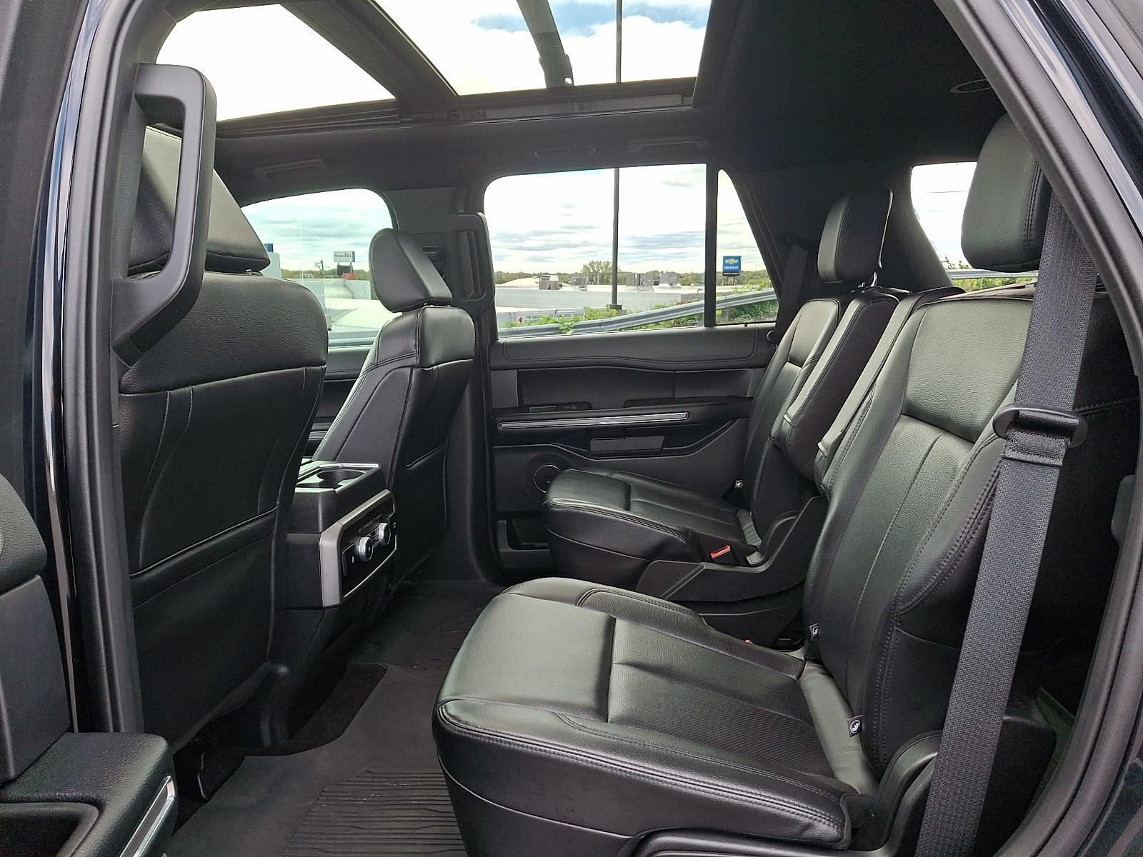 Used 2021 Ford Expedition XLT AWD/4WD image 11