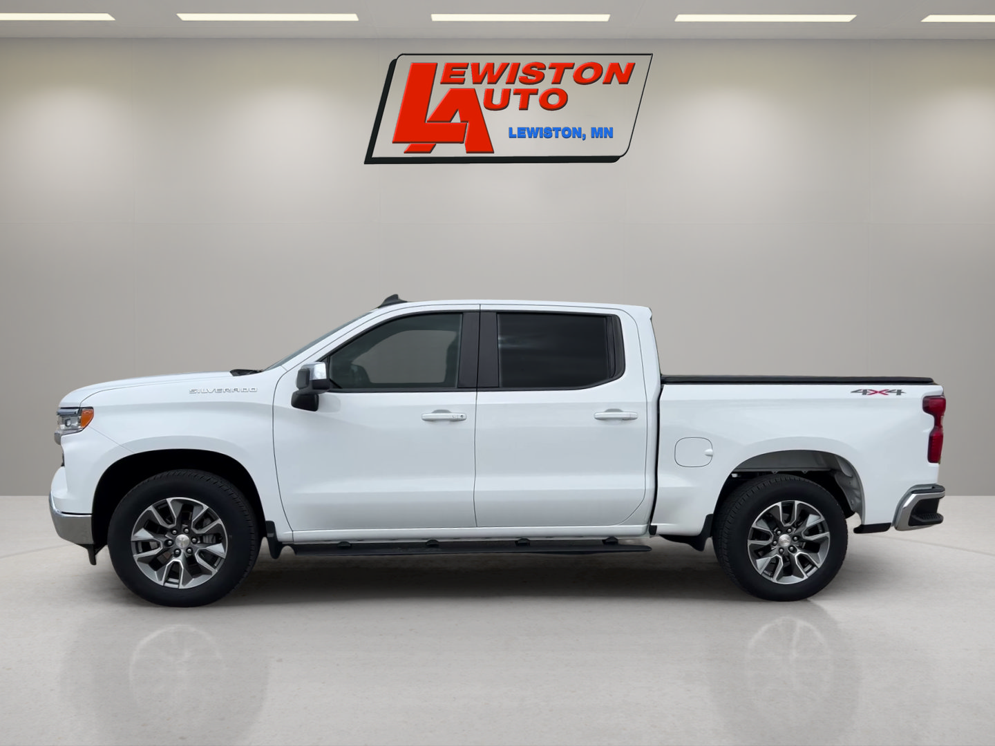 Certified 2024 Chevrolet Silverado 1500 LT AWD/4WD image 2