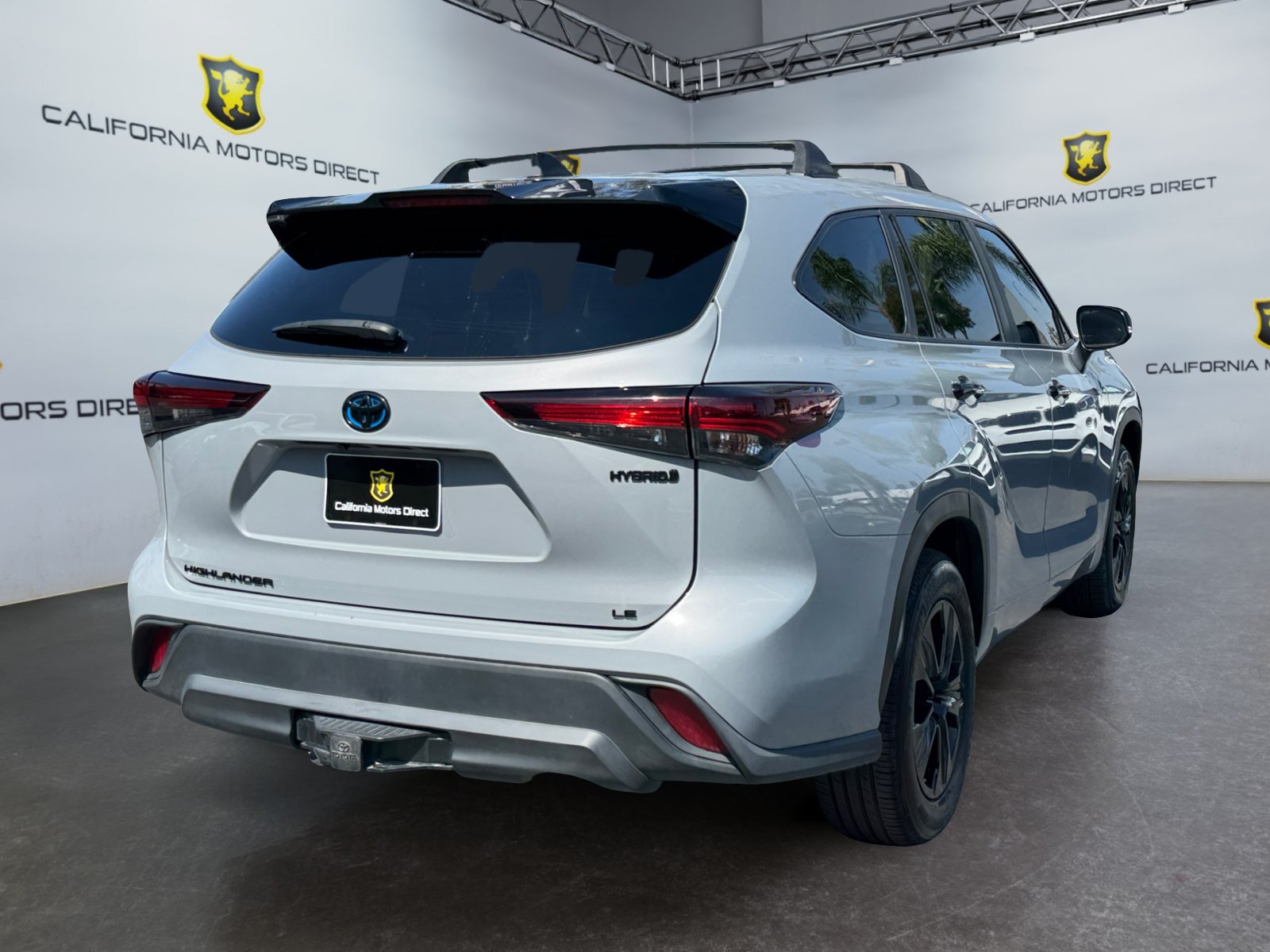 Used 2024 Toyota Highlander LE FWD image 5